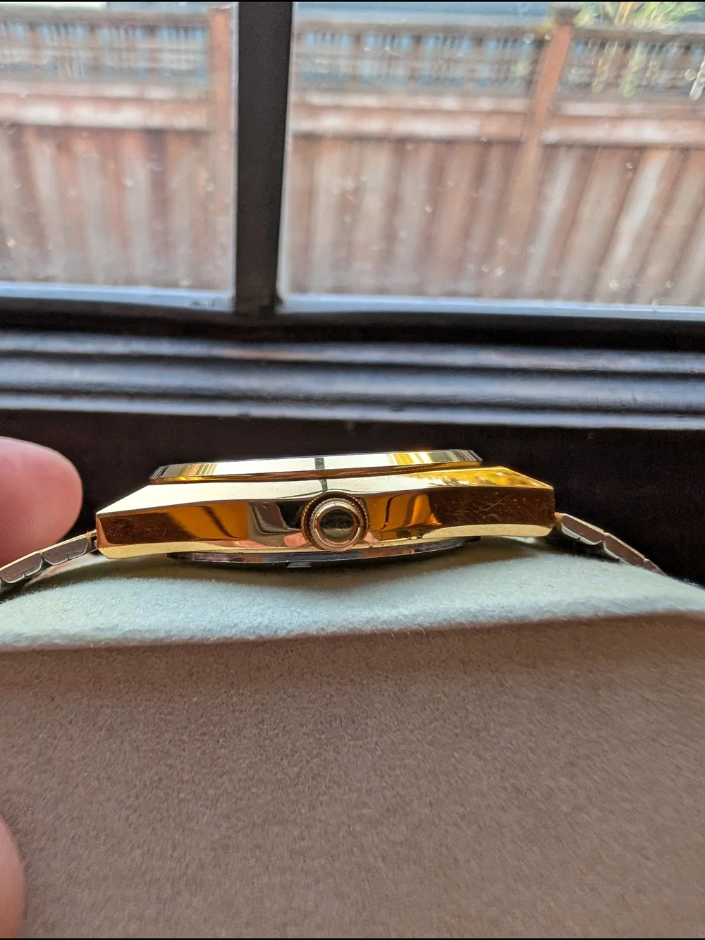 Vintage Citizen Quartz 1980s Near Mint Running